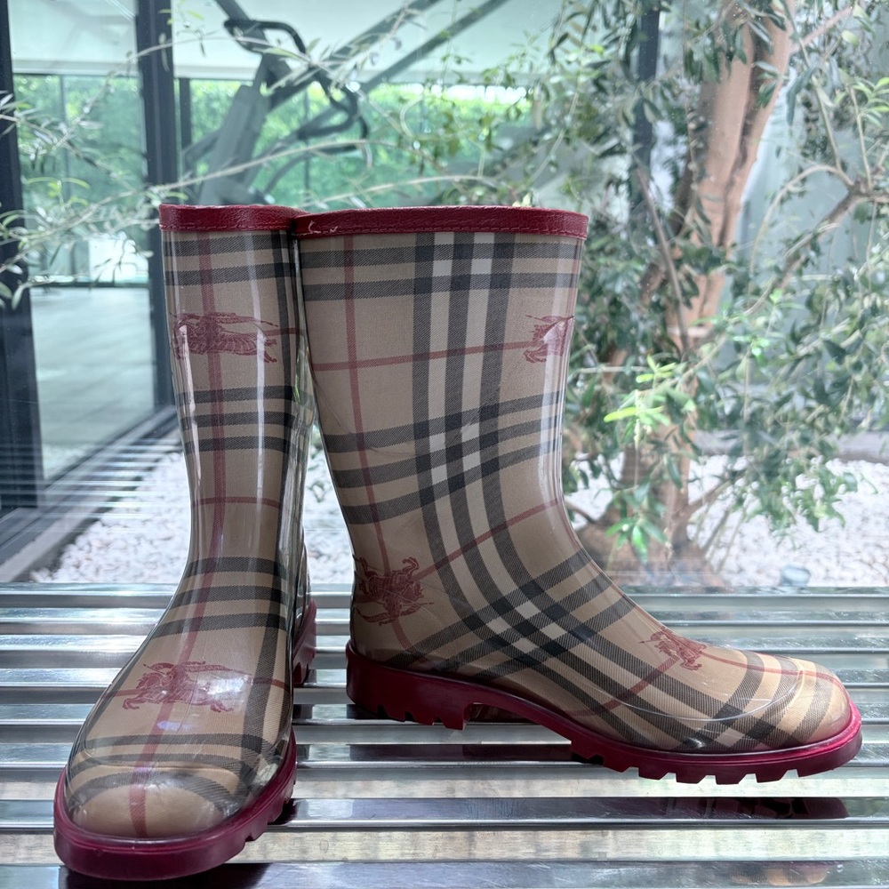 Burberry Beige Plaid Rain Boots with Burgundy Trim with Sheepskin Insoles